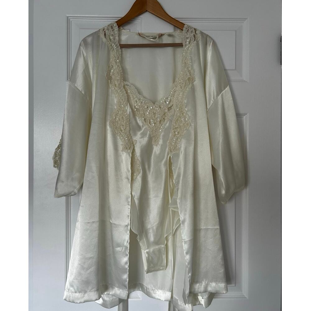 Victoria's Secret Vintage Ivory Beaded Satin Lace Teddy Bodysuit & Robe Set